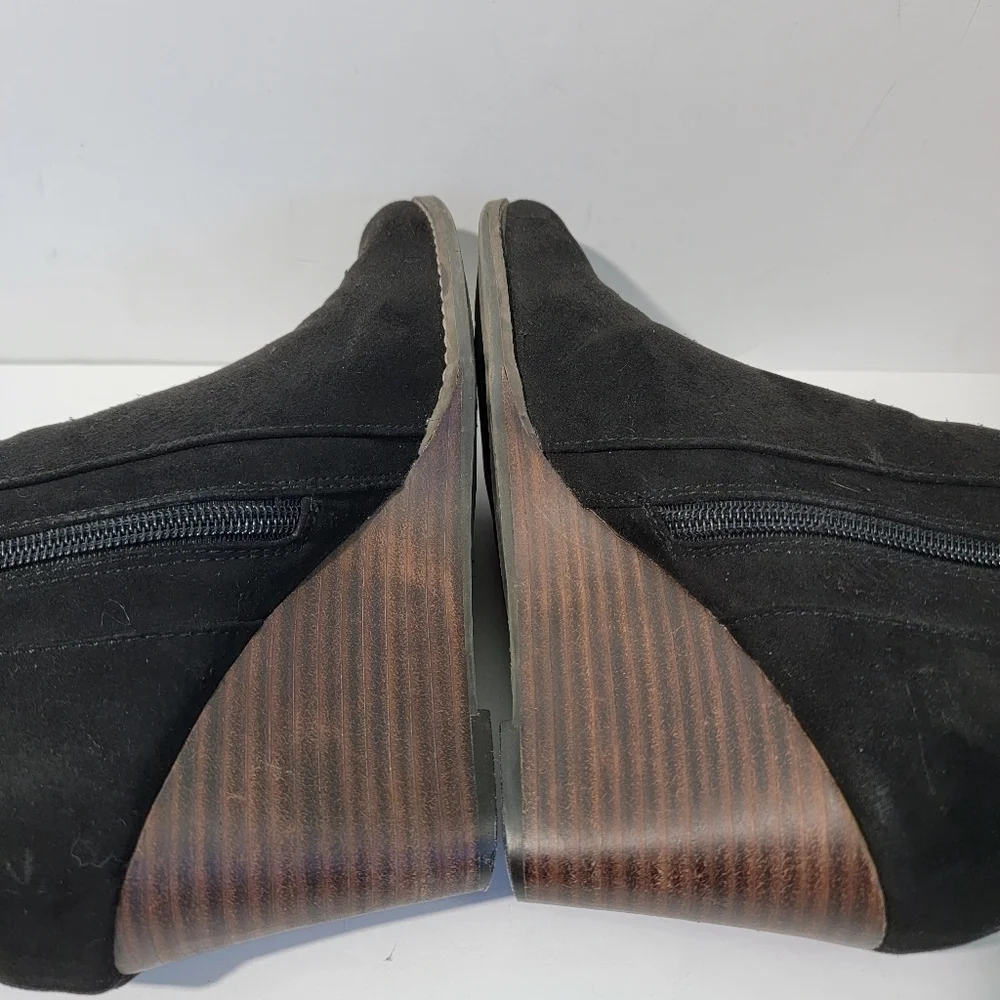 Madden NYC Garren Black Suede Wood Wedge Side Zip Ankle Boots Size 6.5